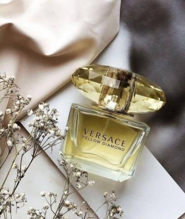 Versace Yellow Diamond perfume. 90 ML.
